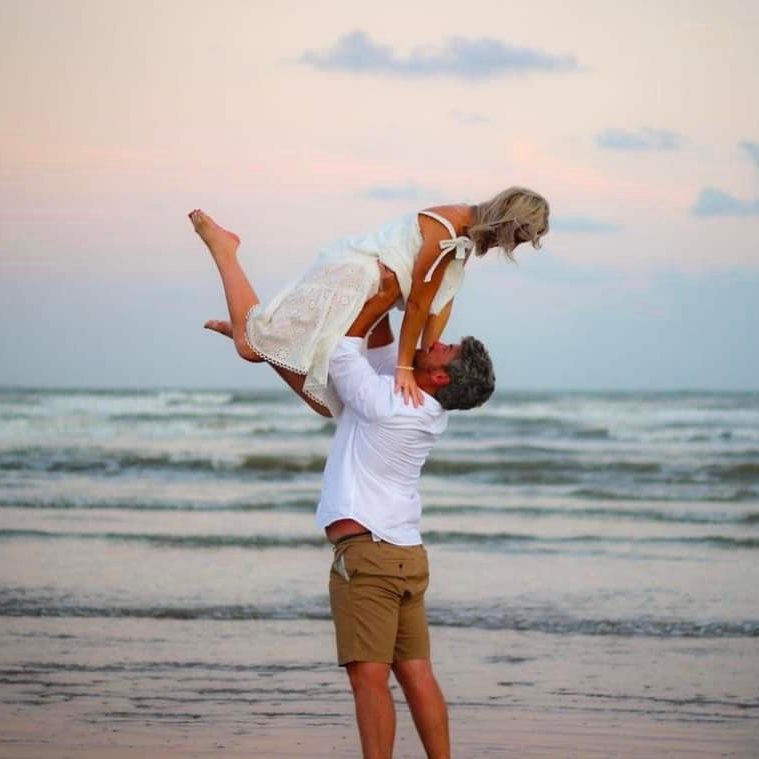 Does Jodie Lane Photography do engagement photos? 